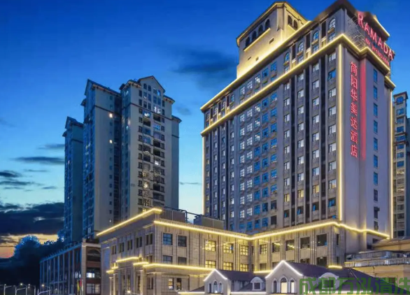 2025年09月10日简阳某酒店餐厅厨房油烟机和烟道清洗案例