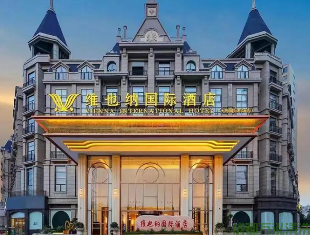 2025年09月5日简阳某大型中餐厨房油烟机和烟道清洗案例