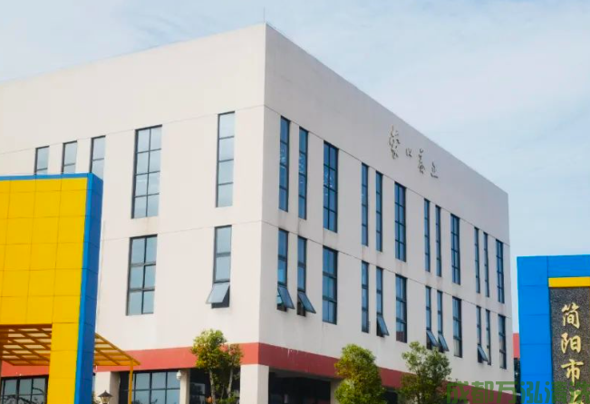 2025年09月6日简阳某小学食堂厨房油烟机和烟道清洗案例